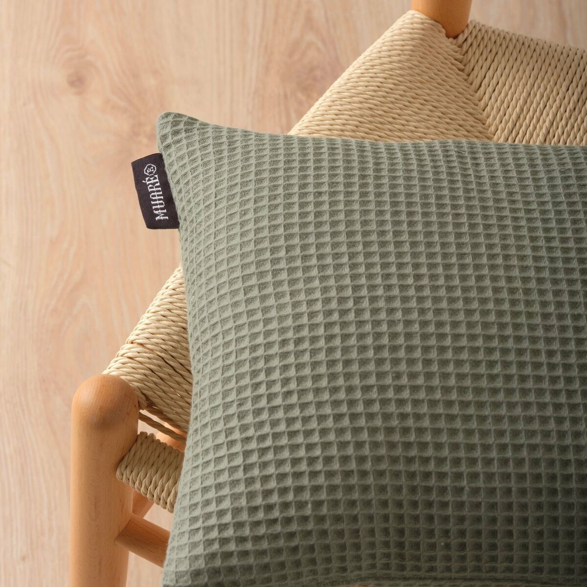 V3H58DA198928B8AC25530965DCB334AA4CR4293383P2