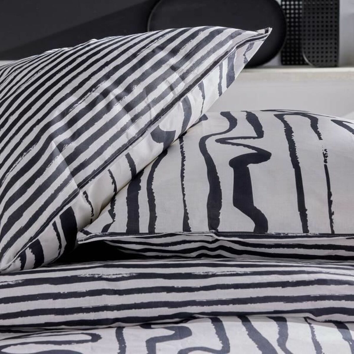 V1H9878B1BDCA15B1A9A7B9C3BAD255E815RP3