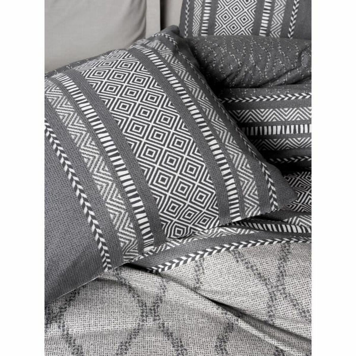 V2H0574266440AD4D25804DDB7E9285E645R5952280P2