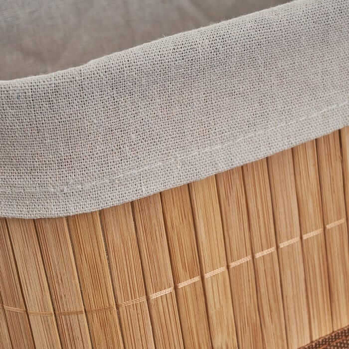 V2HCFEB869E192E0A03C8C1682E45DC25CAR7517339P5